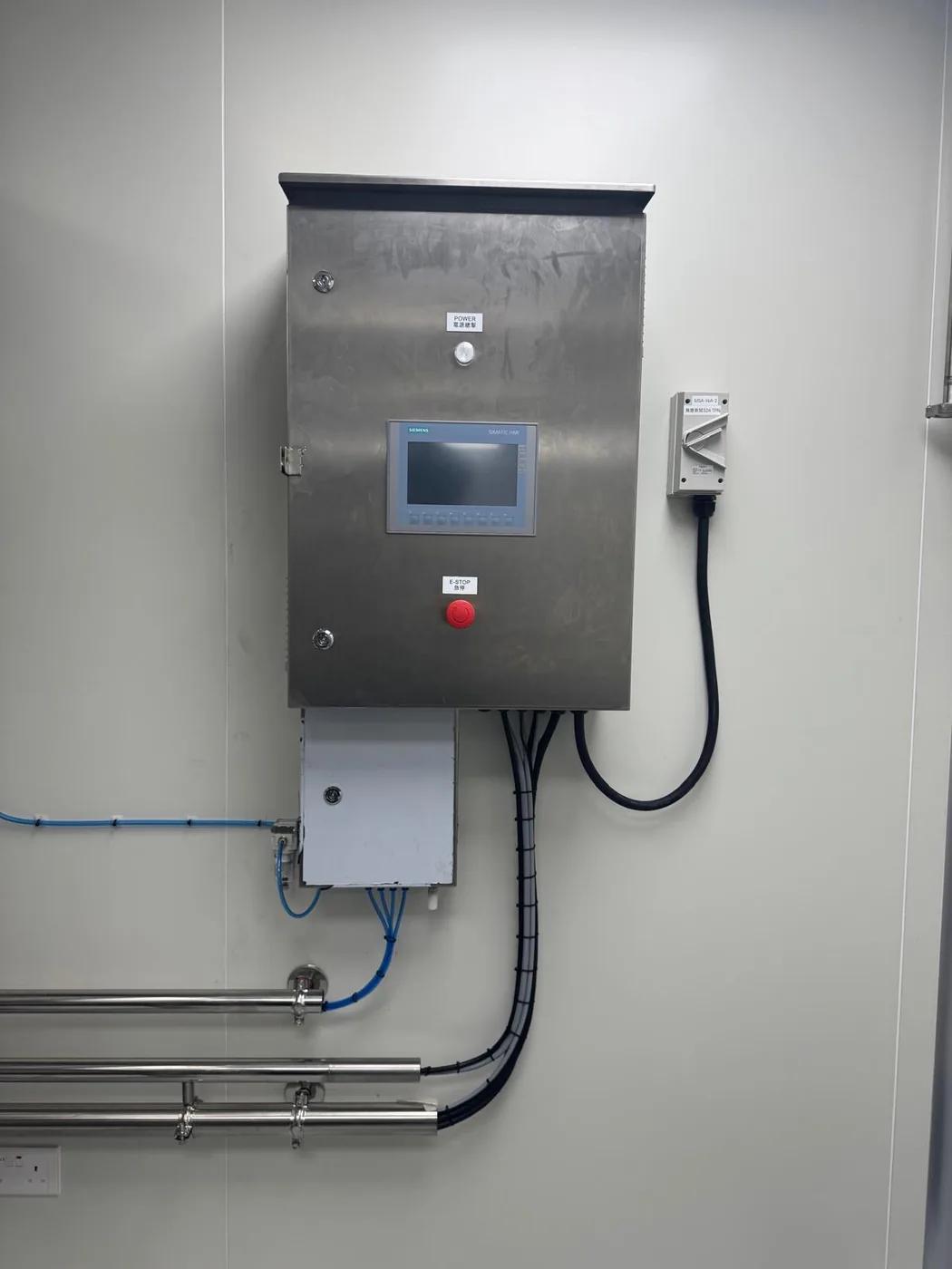 CIP 流程的不銹鋼 HMI 控制箱